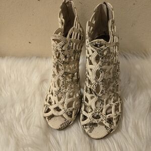 VINCE CAMUTO Women's  Gray Beige Snakeskin Caged Stilettos Size 6 1/2 M-36 1/2